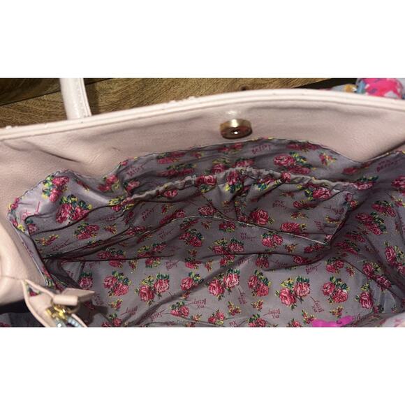 Betsey Johnson Pink Quilted Embroidered Hearts Roses Lining Shoulder Bag Large - Picture 9 of 12